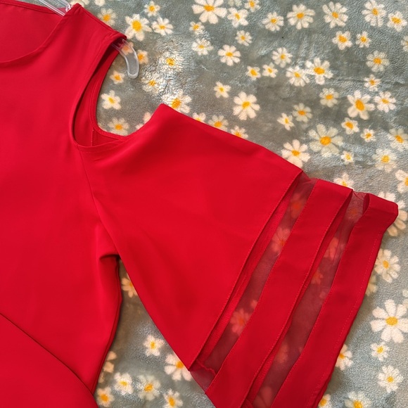 Red Cold Shoulder Round Top Blouse SIZE 2X - Picture 3 of 3